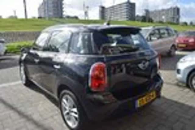 MINI Countryman (2012) thumbnail 10