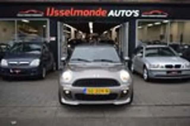 MINI Cooper (2013) thumbnail 3