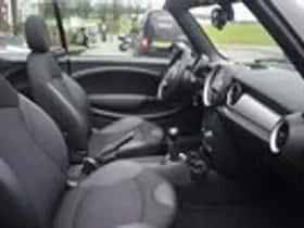 MINI Cooper (2013) thumbnail 26