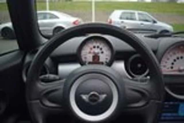 MINI Cooper (2013) thumbnail 30
