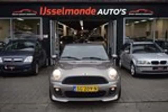 MINI Cooper (2013) thumbnail 4