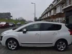 Peugeot 3008 (2014) thumbnail 11