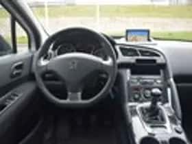 Peugeot 3008 (2014) thumbnail 12