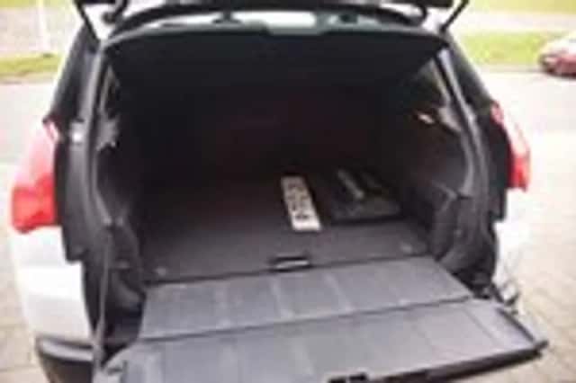 Peugeot 3008 (2014) thumbnail 16