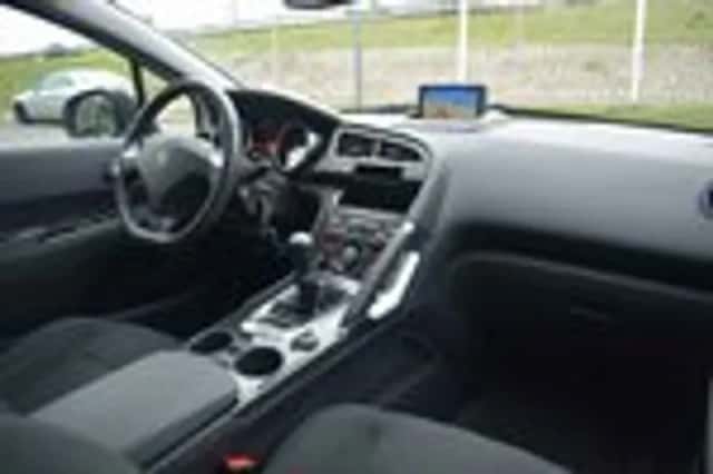 Peugeot 3008 (2014) thumbnail 20