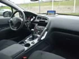 Peugeot 3008 (2014) thumbnail 20