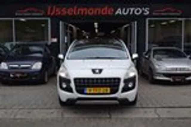 Peugeot 3008 (2014) thumbnail 3