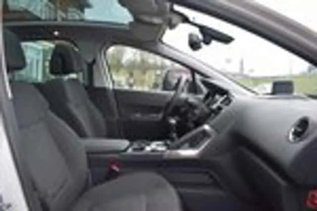 Peugeot 3008 (2014) thumbnail 22