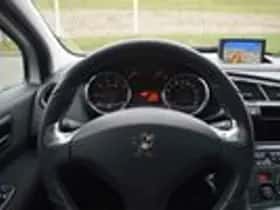 Peugeot 3008 (2014) thumbnail 24