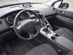 Peugeot 3008 (2014) thumbnail 4