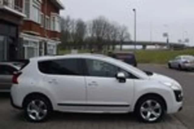 Peugeot 3008 (2014) thumbnail 7