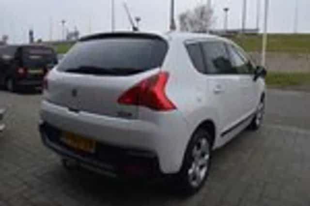 Peugeot 3008 (2014) thumbnail 8