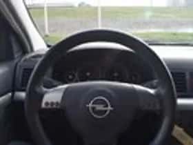 Opel Vectra (2003) thumbnail 16