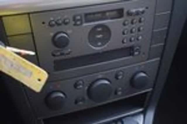 Opel Vectra (2003) thumbnail 19