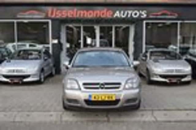 Opel Vectra (2003) thumbnail 3