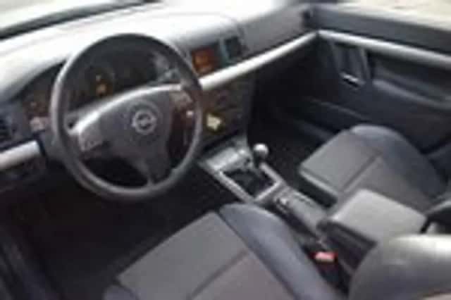 Opel Vectra (2003) thumbnail 4