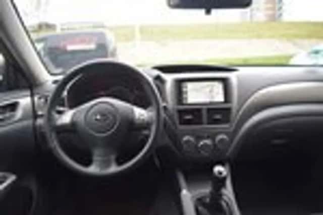 Subaru Impreza (2009) thumbnail 12
