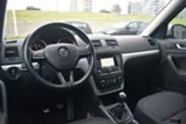 Škoda Yeti (2014) thumbnail 12