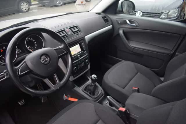 Škoda Yeti (2014) thumbnail 4