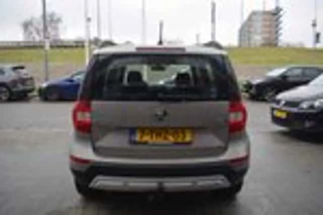 Škoda Yeti (2014) thumbnail 8