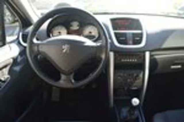Peugeot 207 (2011) thumbnail 14
