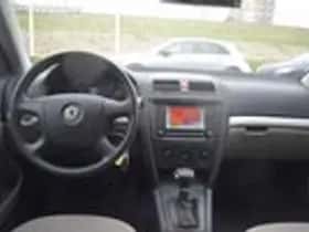 Škoda Octavia (2005) thumbnail 12