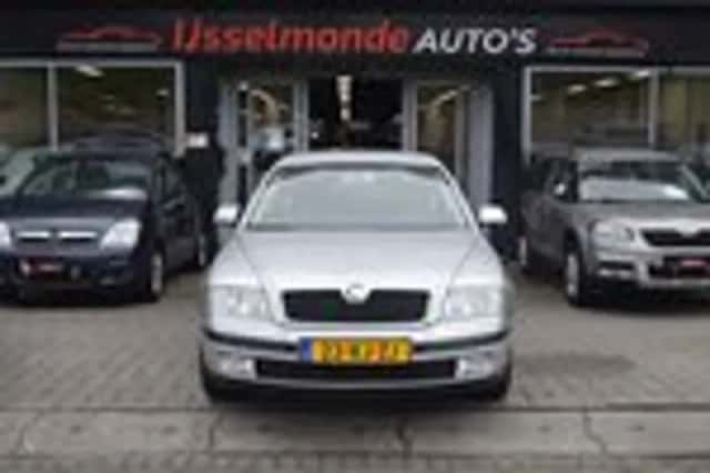 Škoda Octavia (2005) thumbnail 3