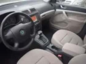 Škoda Octavia (2005) thumbnail 4