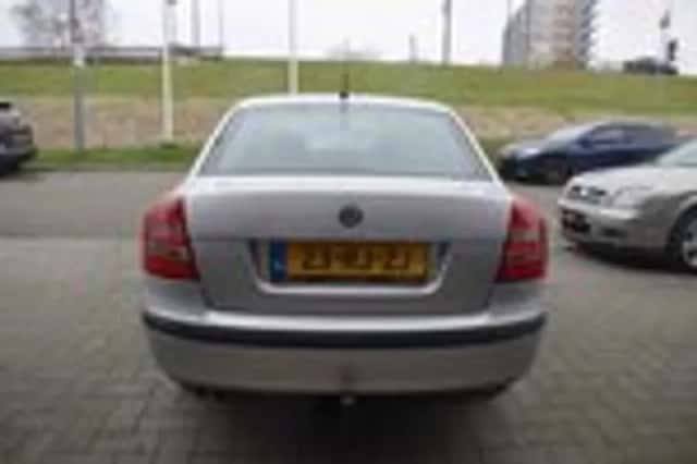 Škoda Octavia (2005) thumbnail 9