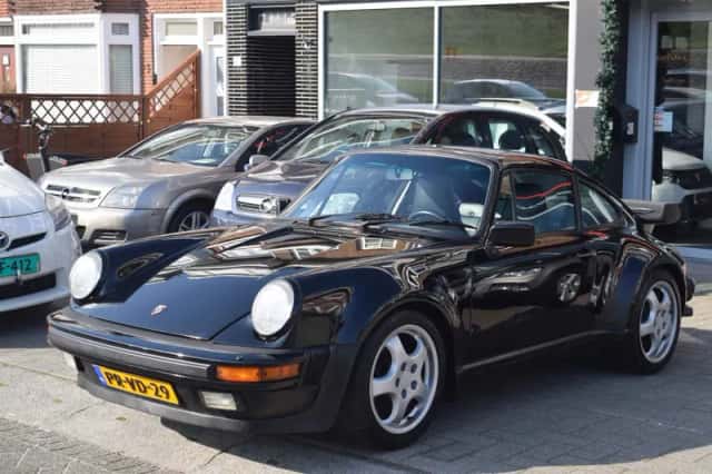Porsche 911 (1988) thumbnail 2