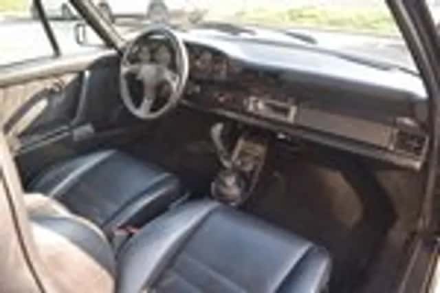 Porsche 911 (1988) thumbnail 19