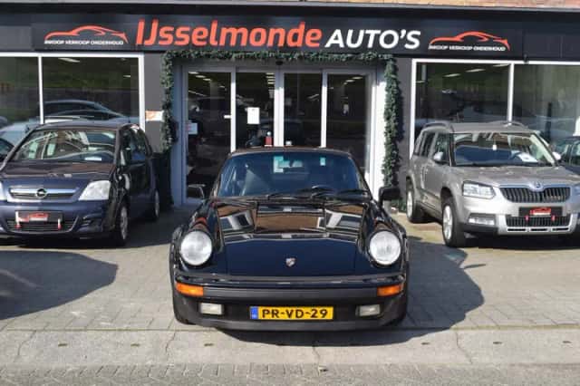 Porsche 911 (1988) thumbnail 3