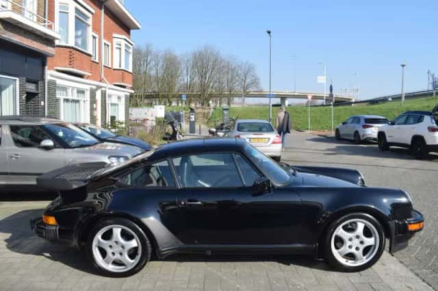 Porsche 911 (1988) thumbnail 6