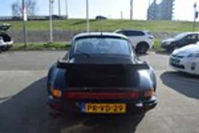 Porsche 911 (1988) thumbnail 8