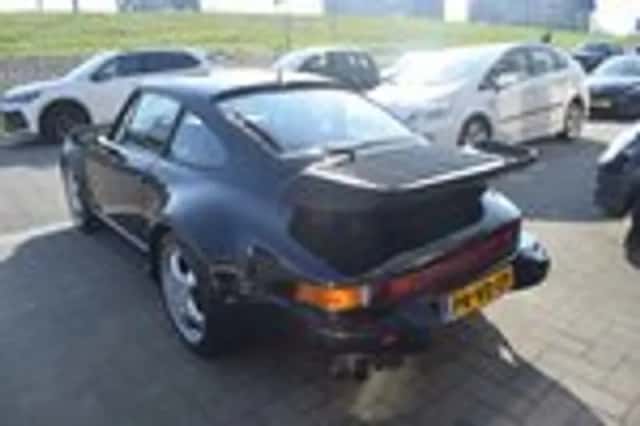 Porsche 911 (1988) thumbnail 9