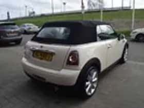 MINI Cooper (2015) thumbnail 11