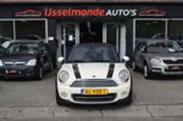 MINI Cooper (2015) thumbnail 3
