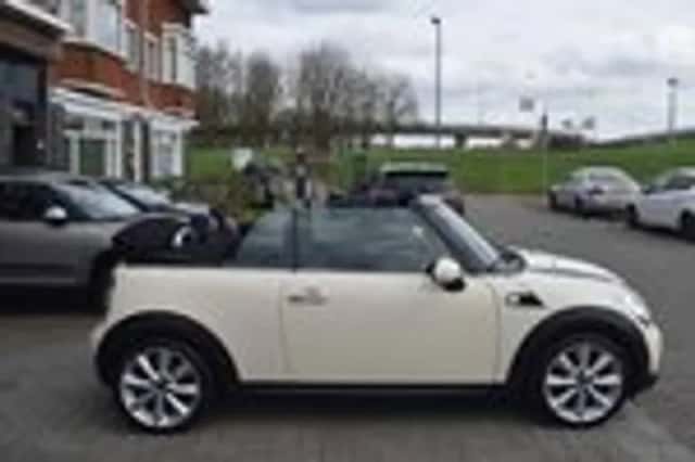 MINI Cooper (2015) thumbnail 10