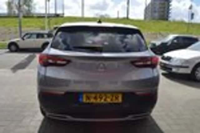 Opel Grandland X (2017) thumbnail 9