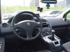 Peugeot 5008 (2011) thumbnail 12