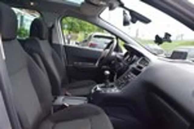 Peugeot 5008 (2011) thumbnail 19
