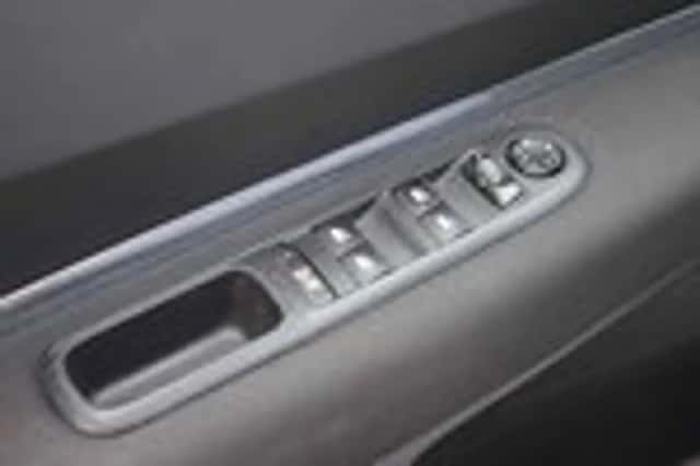 Peugeot 5008 (2011) thumbnail 20