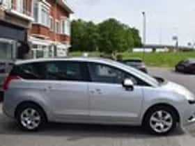 Peugeot 5008 (2011) thumbnail 6