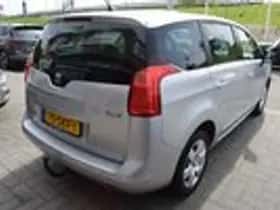 Peugeot 5008 (2011) thumbnail 7