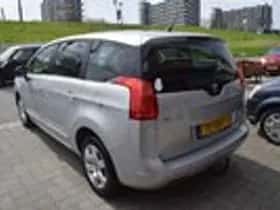 Peugeot 5008 (2011) thumbnail 9