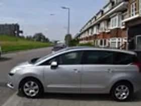 Peugeot 5008 (2011) thumbnail 10