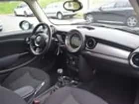 MINI Mini (2013) thumbnail 16