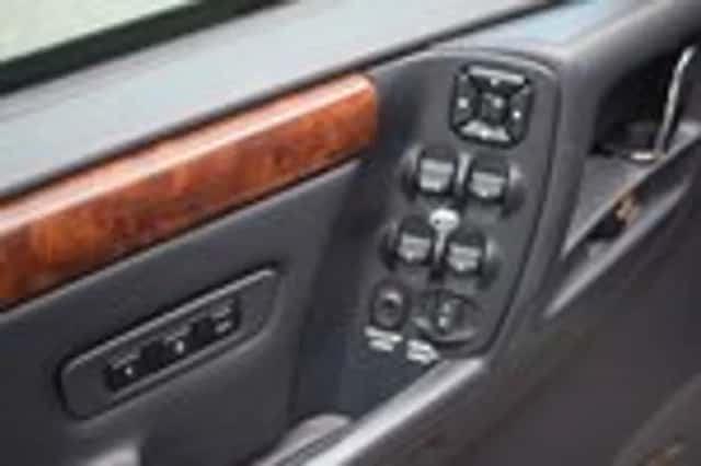 Jeep Grand Cherokee (1997) thumbnail 23