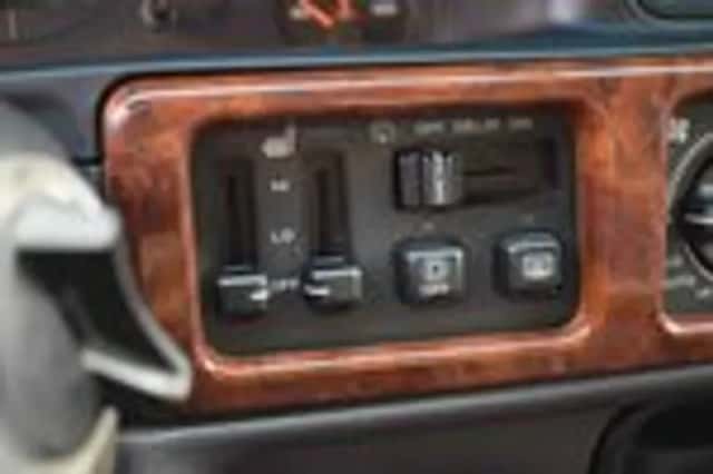 Jeep Grand Cherokee (1997) thumbnail 27
