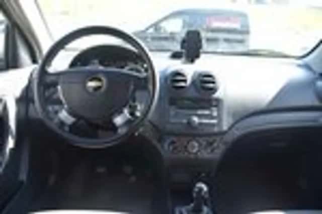 Chevrolet Aveo (2010) thumbnail 11